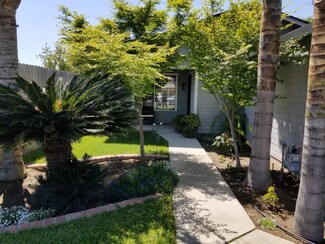 919 12th Ave, Kingsburg, CA 93631