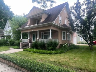 126 W 5th St, Belvidere, IL 61008