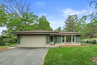 5540 Leroy Ln, Greendale, WI 53129