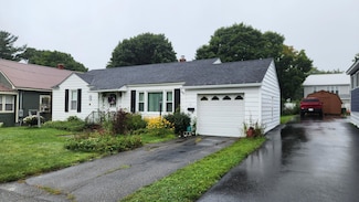 30 Spruce St, East Millinocket, ME 04430