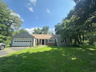 3 Still Rd, West Hartford, CT 06117