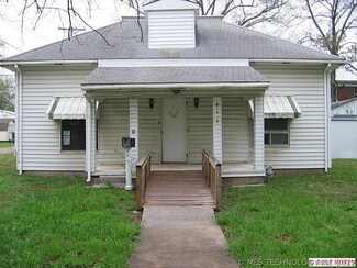 813 Rogers Ave, Pawhuska, OK 74056