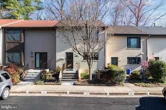 2010 Golf Course Dr, Reston, VA 20191