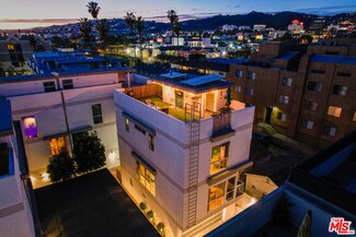 1217 N Garbo Ln, Los Angeles, CA 90038