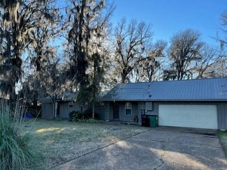 368 Evangeline Dr, Elm Grove, LA 71051