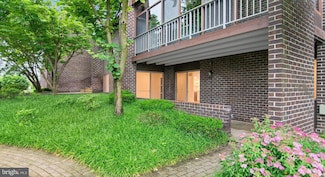 25 Stonehenge Cir, Pikesville, MD 21208