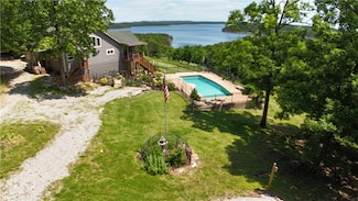 139 N Point Dr, Yellville, AR 72687