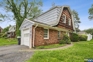 69 Bogert Place, Bergenfield, NJ 07621
