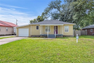 30 Mulberry Rd, Sulphur, LA 70663