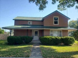 407 N Walnut Ave, Forreston, IL 61030