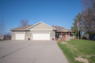 182 Country Oak Dr, Sauk Centre, MN 56378