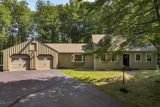 125 Lee Rd, Moultonborough, NH 03254