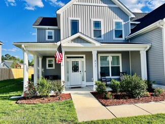 211 Southern Dunes Dr, Maple Hill, NC 28454
