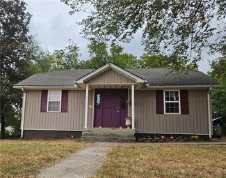 901 E 13th St, Carthage, MO 64836