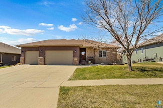 6401 S Tomar Rd, Sioux Falls, SD 57108