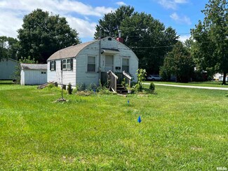 810 SW 4th St, Aledo, IL 61231