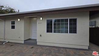 8414 Wiley Post Ave, Los Angeles, CA 90045