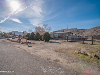 6 Agate Circle Dr, Yerington, NV 89447