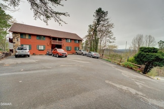 429 Deer Path Ln Unit 103, Gatlinburg, TN 37738