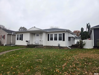 515 W 31st St, Davenport, IA 52803