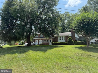 8310 Ashwood Dr, Alexandria, VA 22308