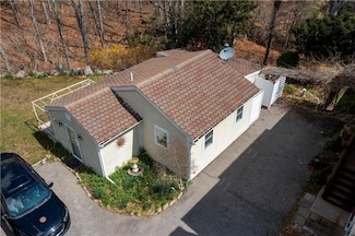 5075 Old Post Rd, Charlestown, RI 02813