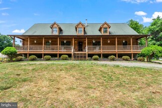 805 Walnut Dr, Fredericksburg, VA 22405