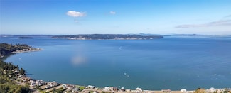 1015 Aqua Vista Ln, Camano Island, WA 98282