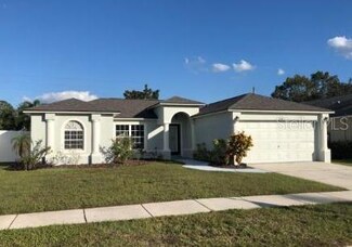 1730 Canoe Dr, Lutz, FL 33559
