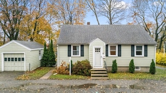 19 Cedar St, Beverly, MA 01915