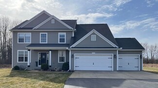 9533 Andrew Farms Dr, Alto, MI 49302
