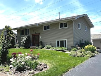 2S200 Valley Rd, Lombard, IL 60148