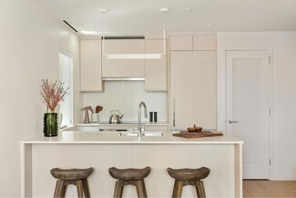 300 E 50th St Unit 5L, New York, NY 10022