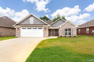 124 Glen Oaks Cir, Gadsden, AL 35905