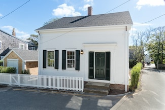 12 Academy Ln, Nantucket, MA 02554