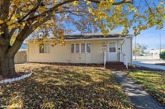 1260 E 23rd St, Des Moines, IA 50317