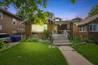 1030 N Ash St, Waukegan, IL 60085