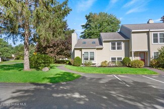 1 Raleigh Dr, Clifton Park, NY 12065