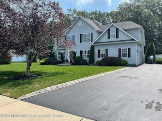 7 Marilyn Ct, Eatontown, NJ 07724