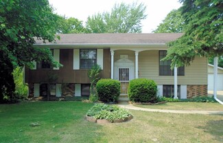 215 Irene Ave, Rochelle, IL 61068