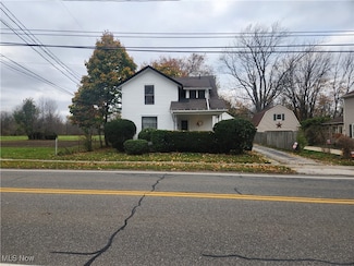 82 River St, Madison, OH 44057