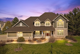 1360 Dove Ln, Grafton, WI 53024