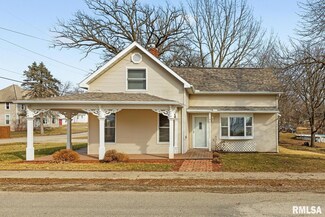 118 N Miller St, Toulon, IL 61483