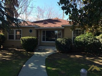 831 T St, Bakersfield, CA 93304