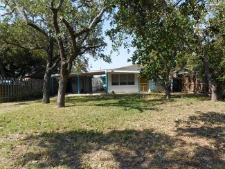 305 N 4th St, Fulton, TX 78358