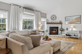 14 Rachel Dr, Kennebunk, ME 04043