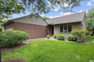 10 Briarwood Ln, Rock Island, IL 61201