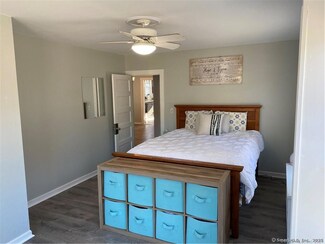 34 Trumbull St, Stonington, CT 06378