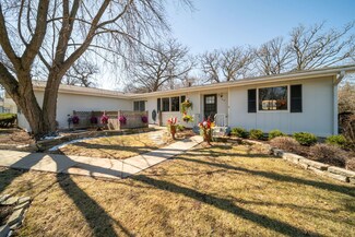 915 Royal Dr Unit A1, McHenry, IL 60050