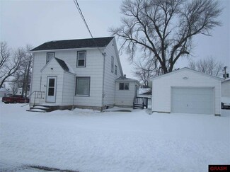 411 7th St, Lafayette, MN 56054